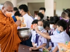 กิจกรรมทำบุญตักบาตรข้าวสารอาหารแห้ง ปีการศึกษา 2566 ครั้งที่ ... Image 85