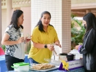 การจำหน่ายอาหาร เครื่องดื่ม และช้อนไข่ลุ้นโชค ก่อนงานประจำปี ... Image 33