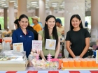 การจำหน่ายอาหาร เครื่องดื่ม และช้อนไข่ลุ้นโชค ก่อนงานประจำปี ... Image 78