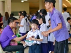 การจำหน่ายอาหาร เครื่องดื่ม และช้อนไข่ลุ้นโชค ก่อนงานประจำปี ... Image 178
