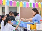 การจำหน่ายอาหาร เครื่องดื่ม และช้อนไข่ลุ้นโชค ก่อนงานประจำปี ... Image 246