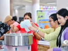 การจำหน่ายอาหาร เครื่องดื่ม และช้อนไข่ลุ้นโชค ก่อนงานประจำปี ... Image 279