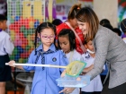 การจำหน่ายอาหาร เครื่องดื่ม และช้อนไข่ลุ้นโชค ก่อนงานประจำปี ... Image 373