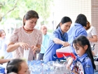 การจำหน่ายอาหาร เครื่องดื่ม และช้อนไข่ลุ้นโชค ก่อนงานประจำปี ... Image 392