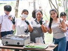 การจำหน่ายอาหาร เครื่องดื่ม และช้อนไข่ลุ้นโชค ก่อนงานประจำปี ... Image 400