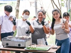 การจำหน่ายอาหาร เครื่องดื่ม และช้อนไข่ลุ้นโชค ก่อนงานประจำปี ... Image 401