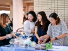 การจำหน่ายอาหาร เครื่องดื่ม และช้อนไข่ลุ้นโชค ก่อนงานประจำปี ... Image 402