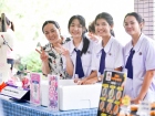 การจำหน่ายอาหาร เครื่องดื่ม และช้อนไข่ลุ้นโชค ก่อนงานประจำปี ... Image 412