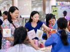 การจำหน่ายอาหาร เครื่องดื่ม และช้อนไข่ลุ้นโชค ก่อนงานประจำปี ... Image 416