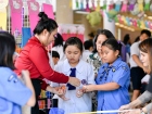 การจำหน่ายอาหาร เครื่องดื่ม และช้อนไข่ลุ้นโชค ก่อนงานประจำปี ... Image 428