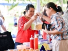 การจำหน่ายอาหาร เครื่องดื่ม และช้อนไข่ลุ้นโชค ก่อนงานประจำปี ... Image 439
