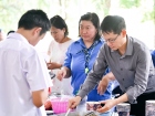 การจำหน่ายอาหาร เครื่องดื่ม และช้อนไข่ลุ้นโชค ก่อนงานประจำปี ... Image 448