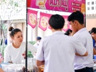 การจำหน่ายอาหาร เครื่องดื่ม และช้อนไข่ลุ้นโชค ก่อนงานประจำปี ... Image 451