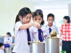 กิจกรรมหล่อเทียน เนื่องในวันอาสาฬหบูชาและวันเข้าพรรษา ประจำป ... Image 136