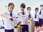กิจกรรมหล่อเทียน เนื่องในวันอาสาฬหบูชาและวันเข้าพรรษา ประจำป ... Image 236