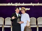พิธีมอบประกาศนียบัตรแก่ผู้สำเร็จการศึกษาตามหลักสูตรการศึกษาข ... Image 327