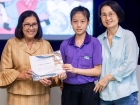 พิธีมอบประกาศนียบัตรแก่ครอบครัวเจ้าภาพ โครงการแลกเปลี่ยนการศ ... Image 1