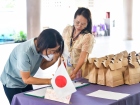 พิธีมอบประกาศนียบัตรแก่ครอบครัวเจ้าภาพ โครงการแลกเปลี่ยนการศ ... Image 2