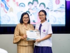 พิธีมอบประกาศนียบัตรแก่ครอบครัวเจ้าภาพ โครงการแลกเปลี่ยนการศ ... Image 37