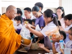 กิจกรรมทำบุญตักบาตรข้าวสารอาหารแห้ง ครั้งที่ 3 ภาคต้น ปีการศ ... Image 132