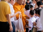 กิจกรรมทำบุญตักบาตรข้าวสารอาหารแห้ง ครั้งที่ 3 ภาคต้น ปีการศ ... Image 138