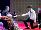 พิธีมอบประกาศนียบัตรแก่ผู้สำเร็จการศึกษาตามหลักสูตรการศึกษาข ... Image 160