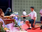 พิธีมอบประกาศนียบัตรแก่ผู้สำเร็จการศึกษาตามหลักสูตรการศึกษาภ ... Image 108