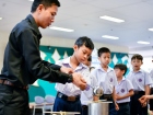 พิธีหล่อเทียนพรรษา เนื่องในวันอาสาฬหบูชาและวันเข้าพรรษา ประจ ... Image 38