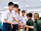 พิธีหล่อเทียนพรรษา เนื่องในวันอาสาฬหบูชาและวันเข้าพรรษา ประจ ... Image 50