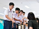 พิธีหล่อเทียนพรรษา เนื่องในวันอาสาฬหบูชาและวันเข้าพรรษา ประจ ... Image 154