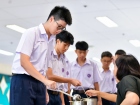 พิธีหล่อเทียนพรรษา เนื่องในวันอาสาฬหบูชาและวันเข้าพรรษา ประจ ... Image 155