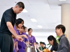 พิธีหล่อเทียนพรรษา เนื่องในวันอาสาฬหบูชาและวันเข้าพรรษา ประจ ... Image 178