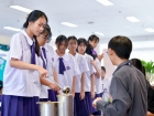 พิธีหล่อเทียนพรรษา เนื่องในวันอาสาฬหบูชาและวันเข้าพรรษา ประจ ... Image 189
