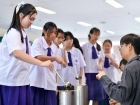 พิธีหล่อเทียนพรรษา เนื่องในวันอาสาฬหบูชาและวันเข้าพรรษา ประจ ... Image 190