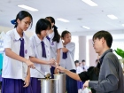 พิธีหล่อเทียนพรรษา เนื่องในวันอาสาฬหบูชาและวันเข้าพรรษา ประจ ... Image 191