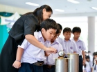 พิธีหล่อเทียนพรรษา เนื่องในวันอาสาฬหบูชาและวันเข้าพรรษา ประจ ... Image 216