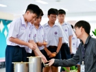พิธีหล่อเทียนพรรษา เนื่องในวันอาสาฬหบูชาและวันเข้าพรรษา ประจ ... Image 243