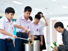 พิธีหล่อเทียนพรรษา เนื่องในวันอาสาฬหบูชาและวันเข้าพรรษา ประจ ... Image 245