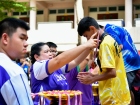 การมอบเหรียญรางวัล และเก็บตกขอบสนาม โครงการกีฬาสีสัมพันธ์ คร ... Image 23