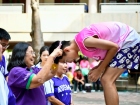 การมอบเหรียญรางวัล และเก็บตกขอบสนาม โครงการกีฬาสีสัมพันธ์ คร ... Image 40