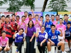 การมอบเหรียญรางวัล และเก็บตกขอบสนาม โครงการกีฬาสีสัมพันธ์ คร ... Image 1